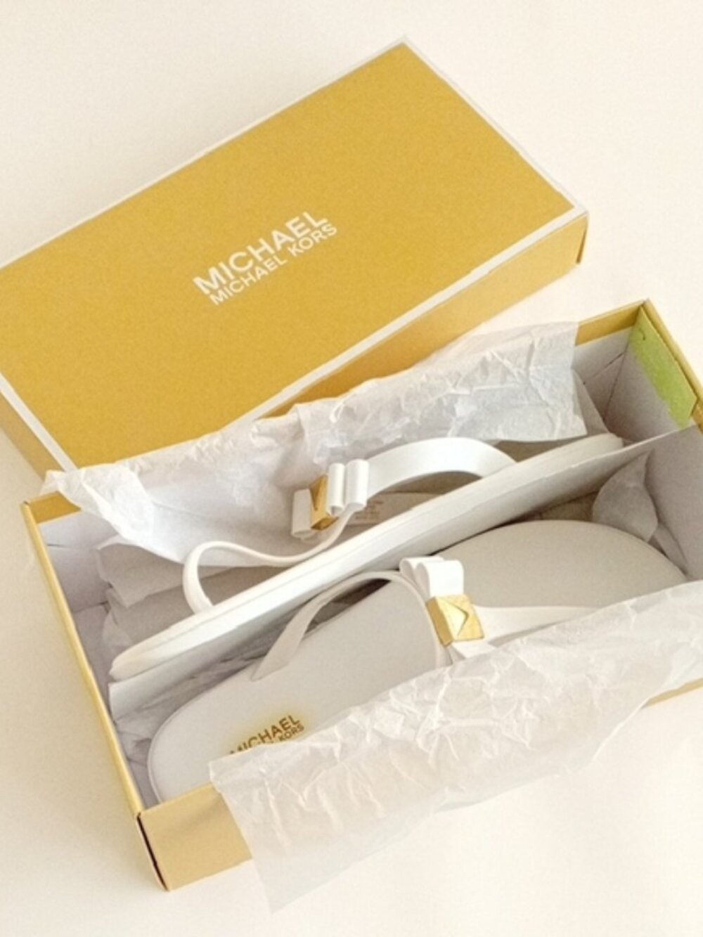 MICHAEL Michael Kors White & Gold Shoes – Women’s Size 9M – New in Original Box